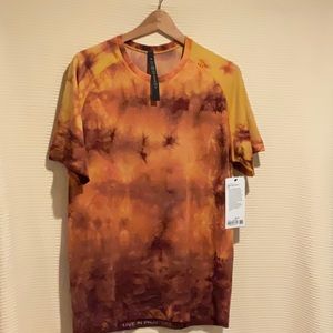 NWT Lululemon Metal Vent Tech T 2.0 Color: Yellow/ Rust /Orange Size L